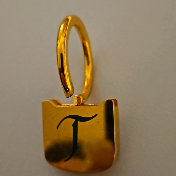 Vintage Goldtone T keychain - Picture 3 of 4